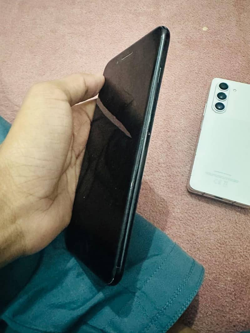 Apple iPhone 7 Plus 3