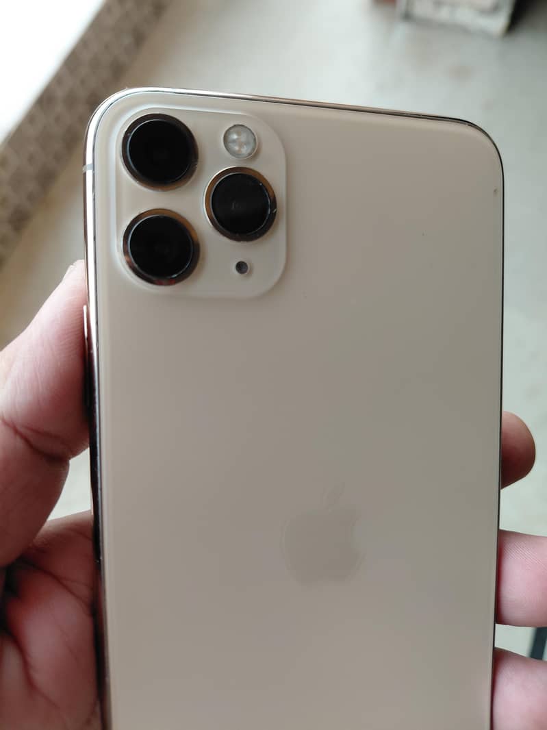 Apple iPhone 11 Pro Max 2