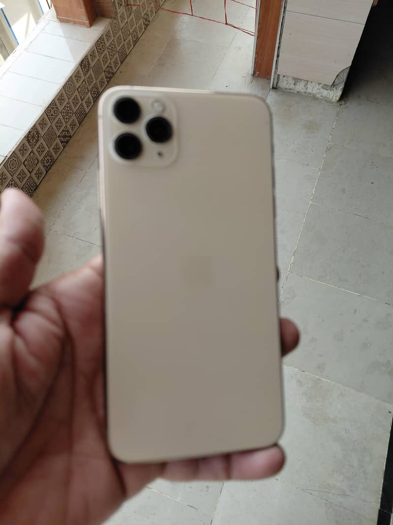 Apple iPhone 11 Pro Max 6