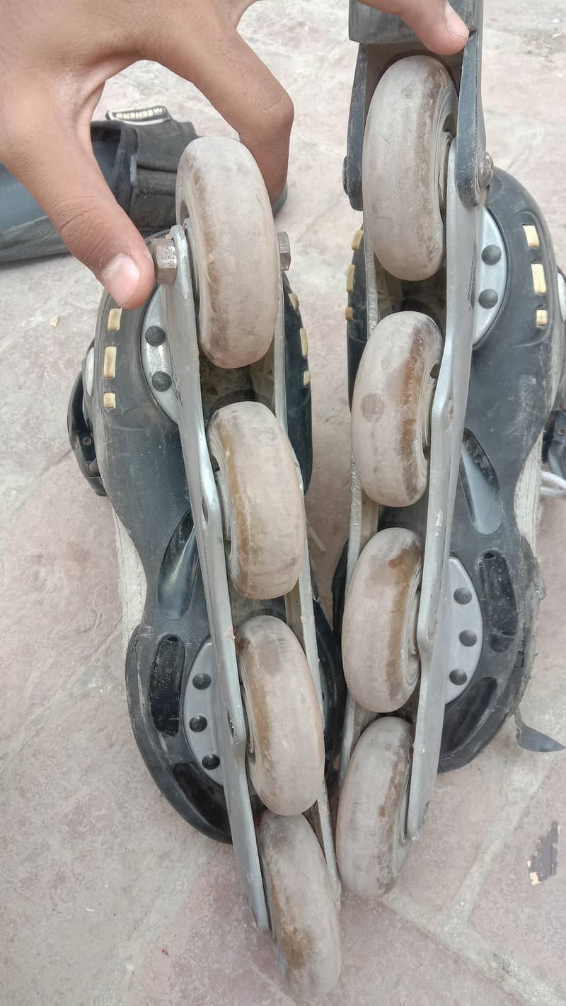 skating shoes condition 9/10 1