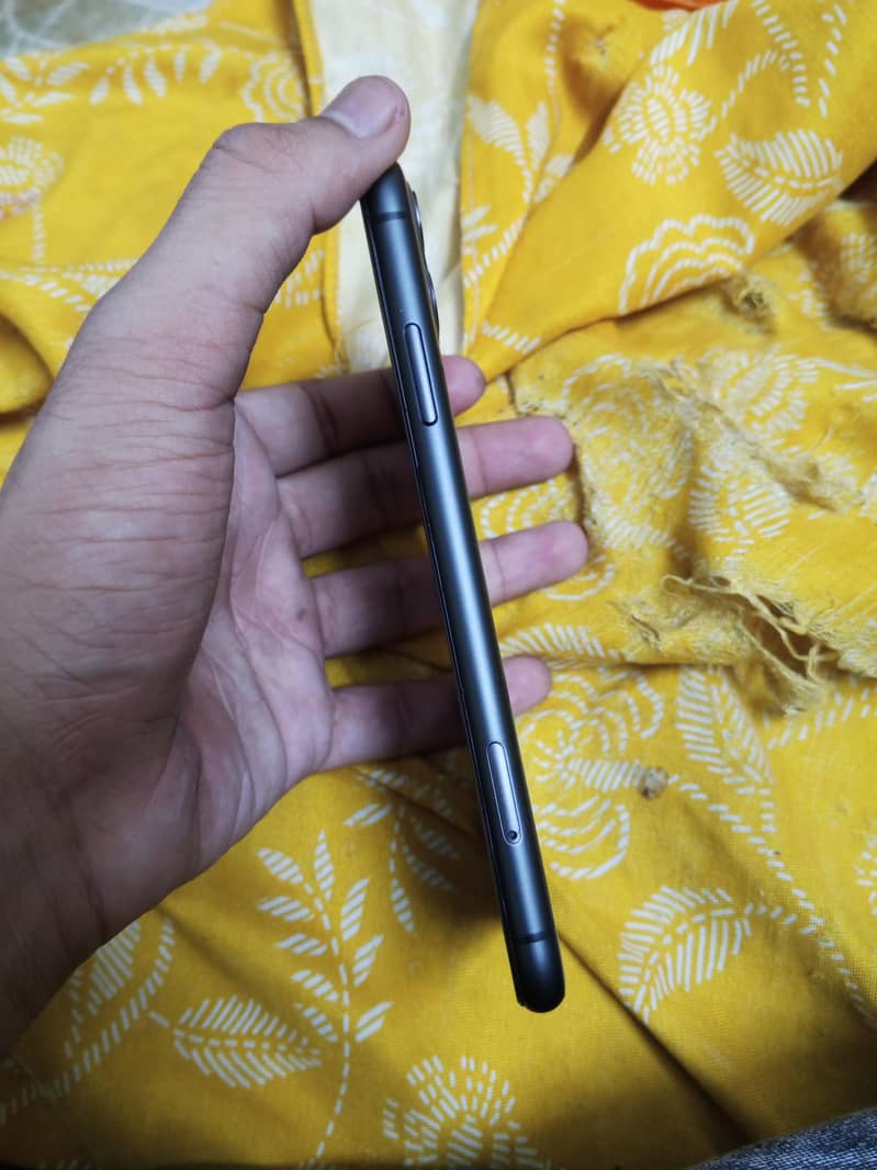 Apple iPhone 11 1