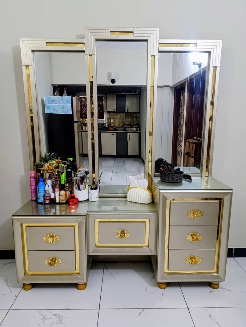 dressing table 2