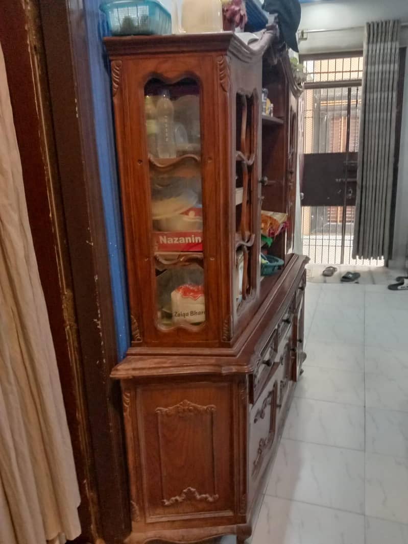 dressing table, divider 4