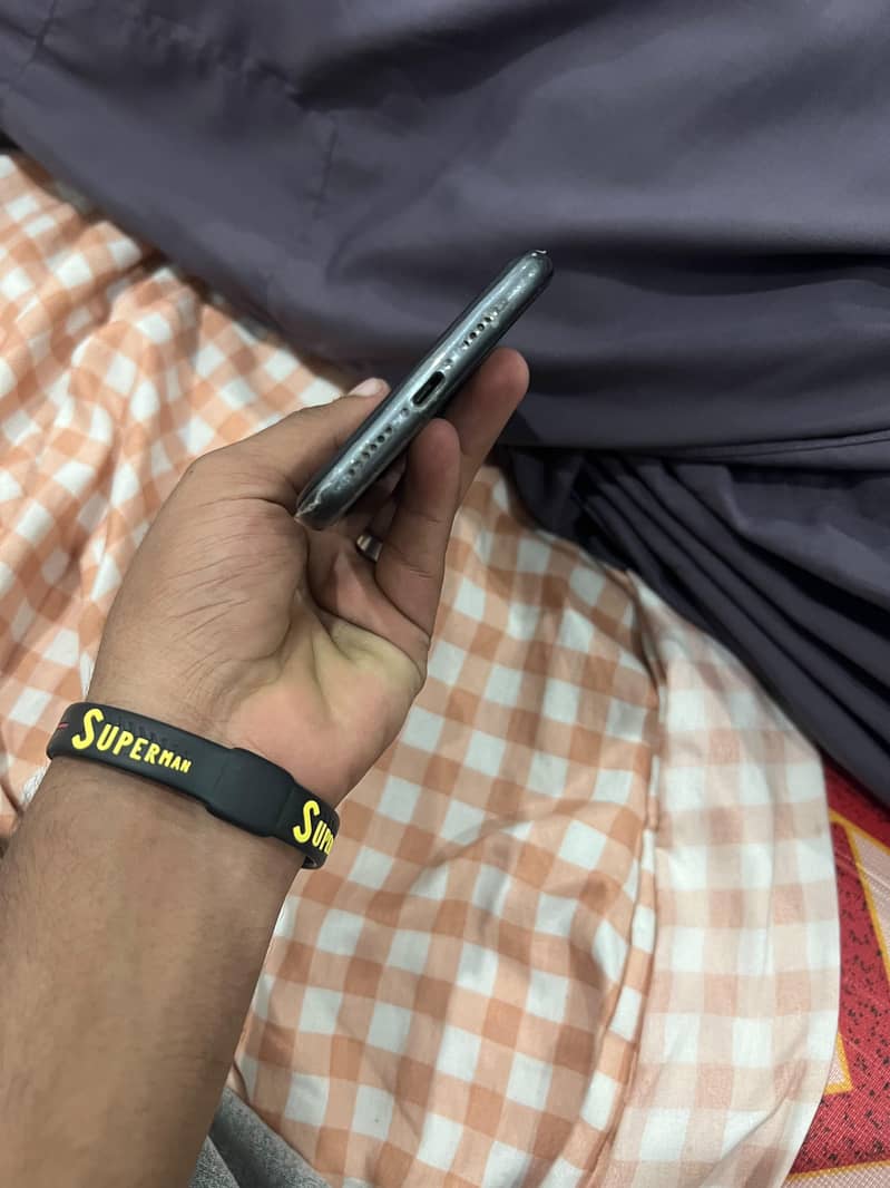 Apple iPhone 11 2