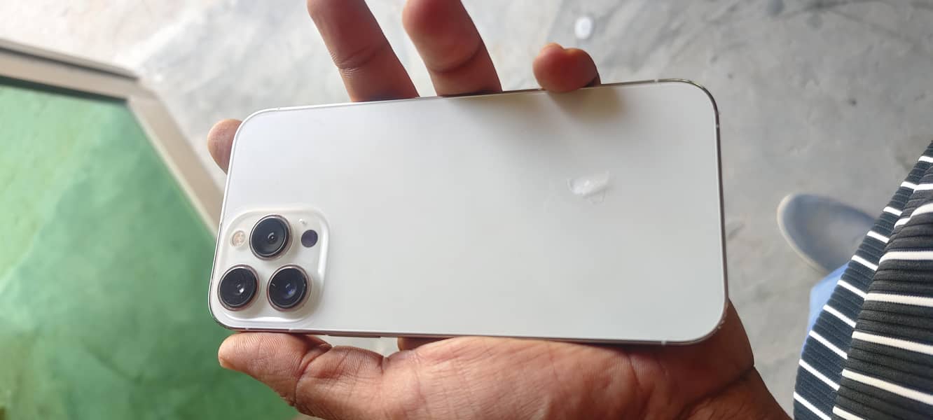 Apple iPhone 13 Pro Max 0