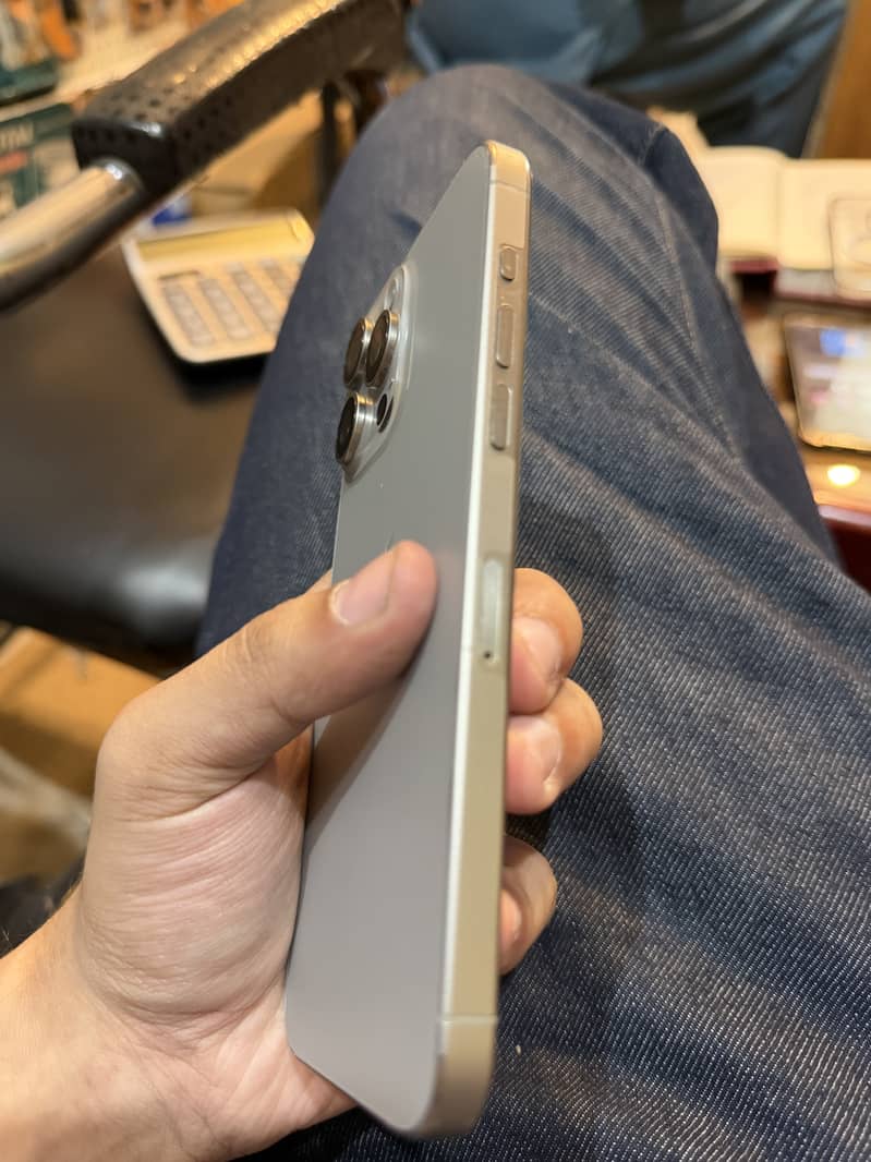 Apple iPhone 15 Pro Max 1