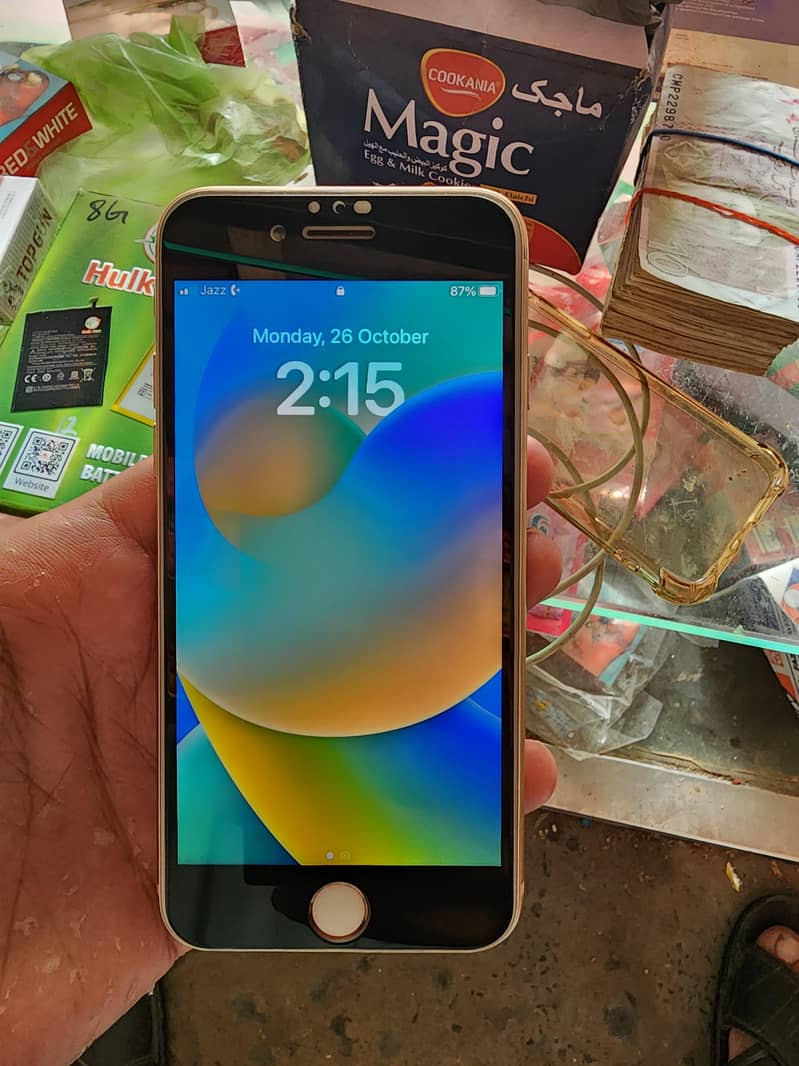 Apple iPhone 8 0