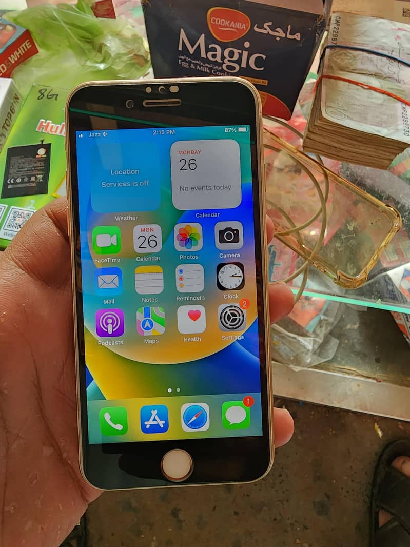 Apple iPhone 8 1
