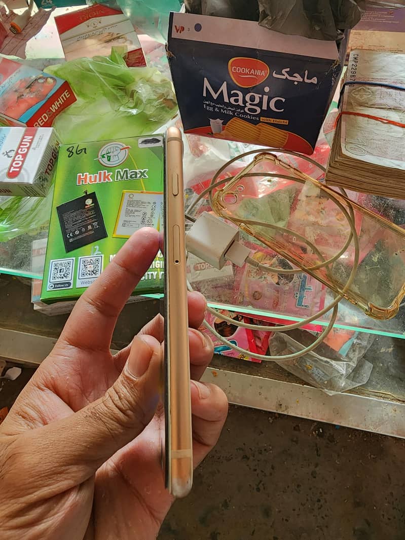 Apple iPhone 8 4