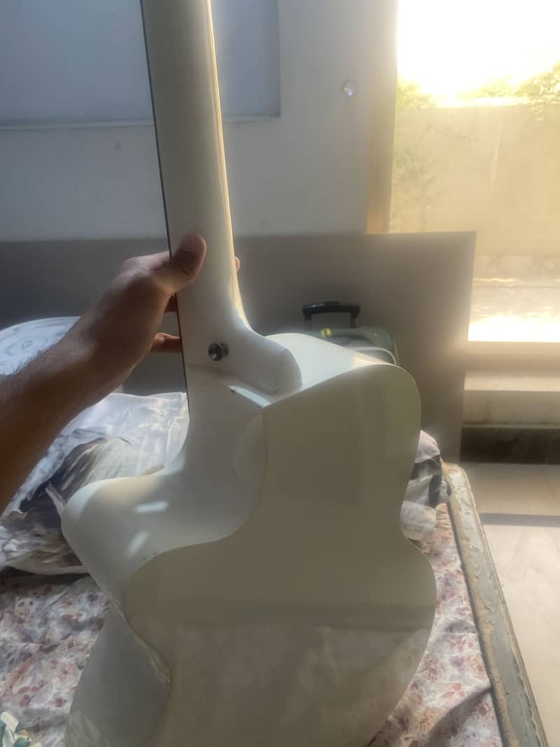 Belluci guitar 3