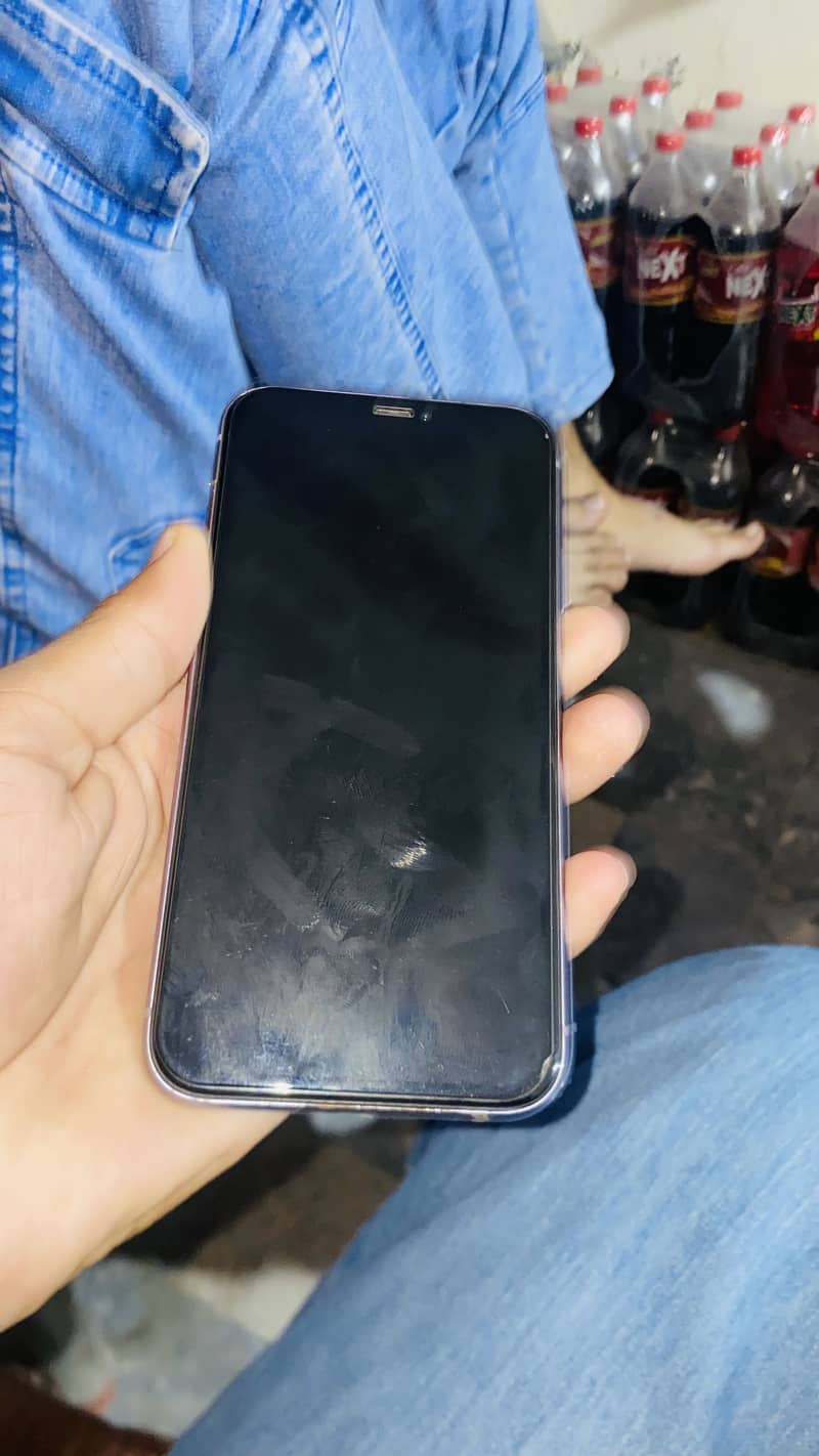 Apple iPhone 11 3