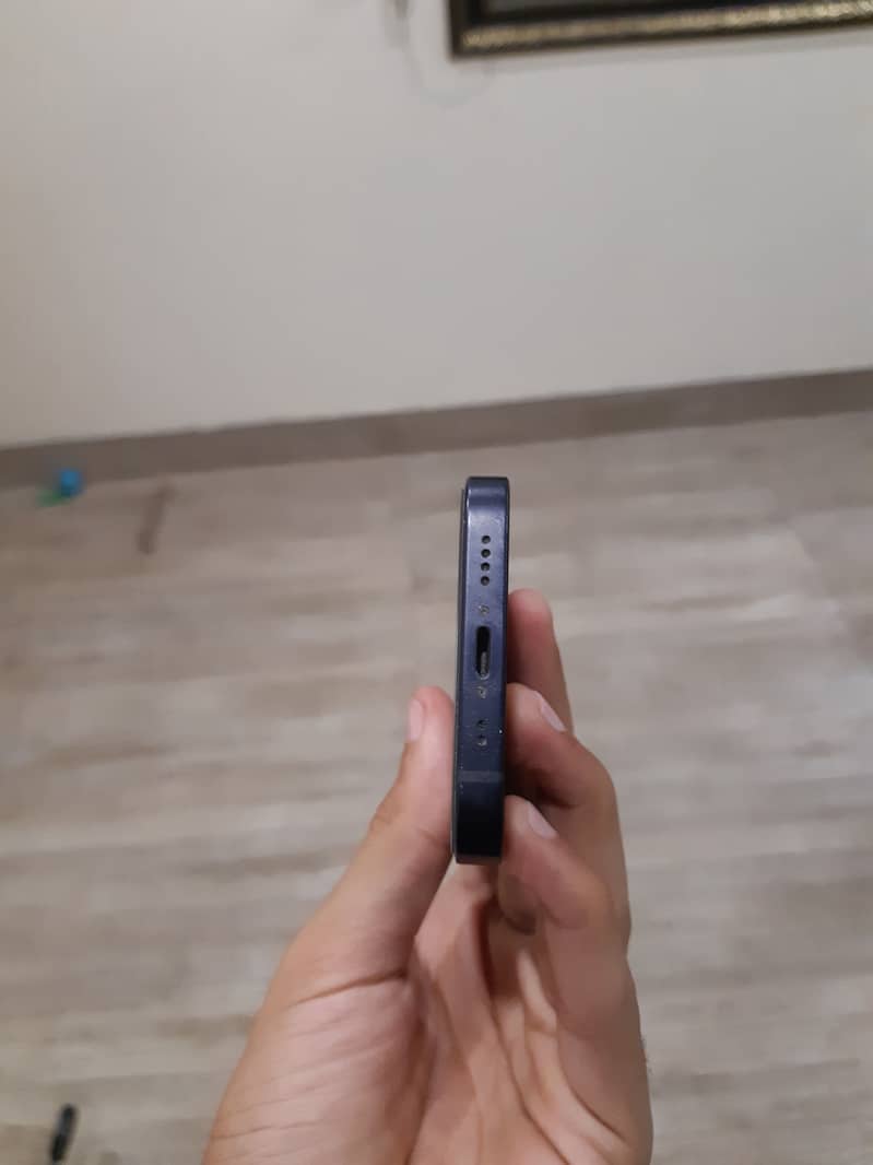 Apple iPhone 12 mini 4