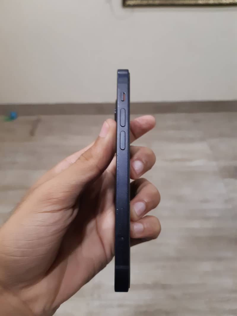 Apple iPhone 12 mini 6