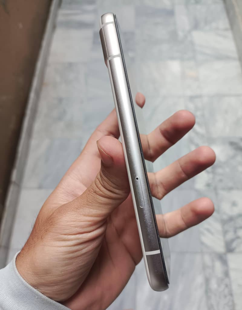 Google Pixel 8a 1