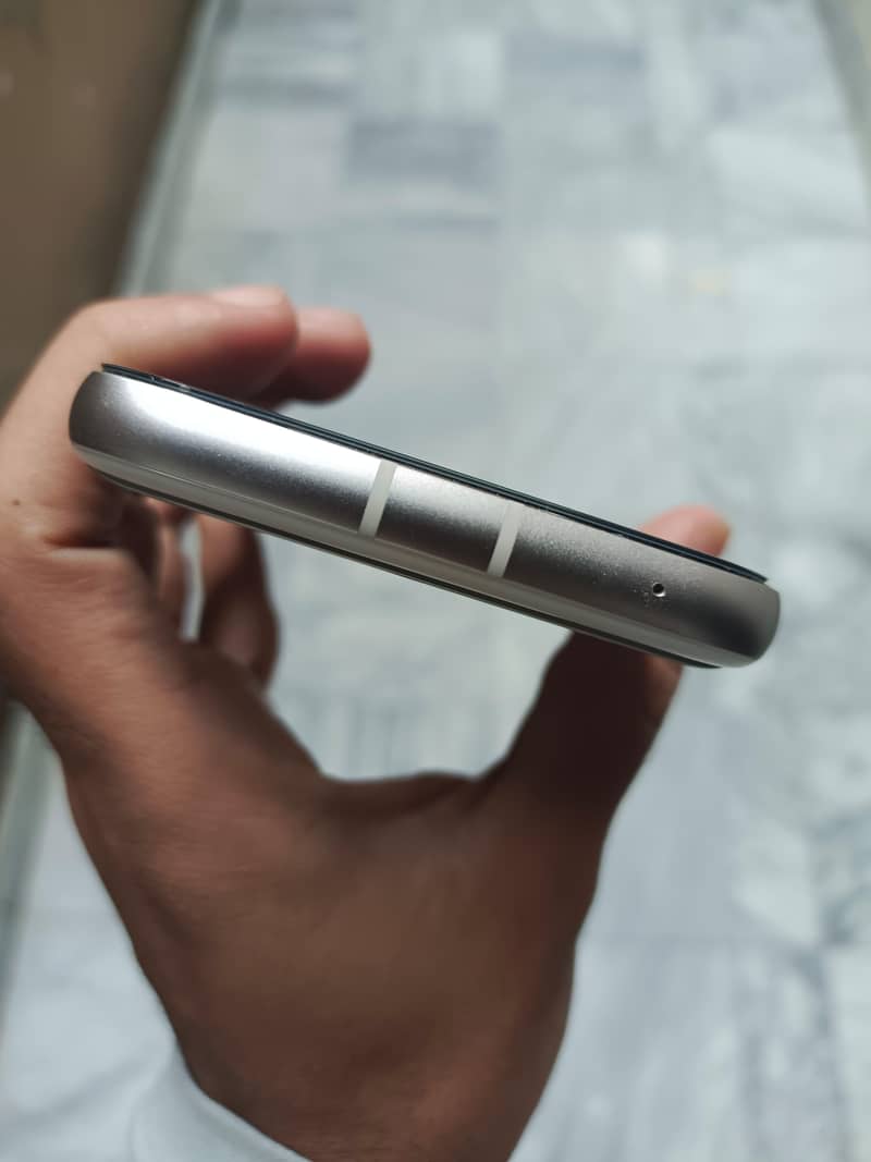 Google Pixel 8a 3