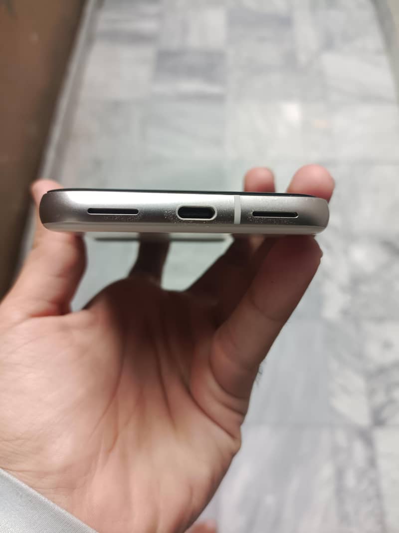 Google Pixel 8a 7