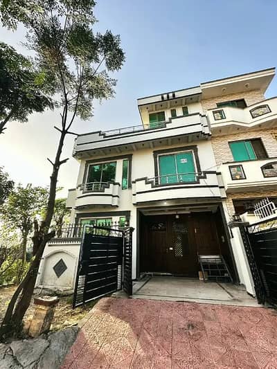 G 13 4.4 MARLA HOUSE AVAILABLE FOR SALE