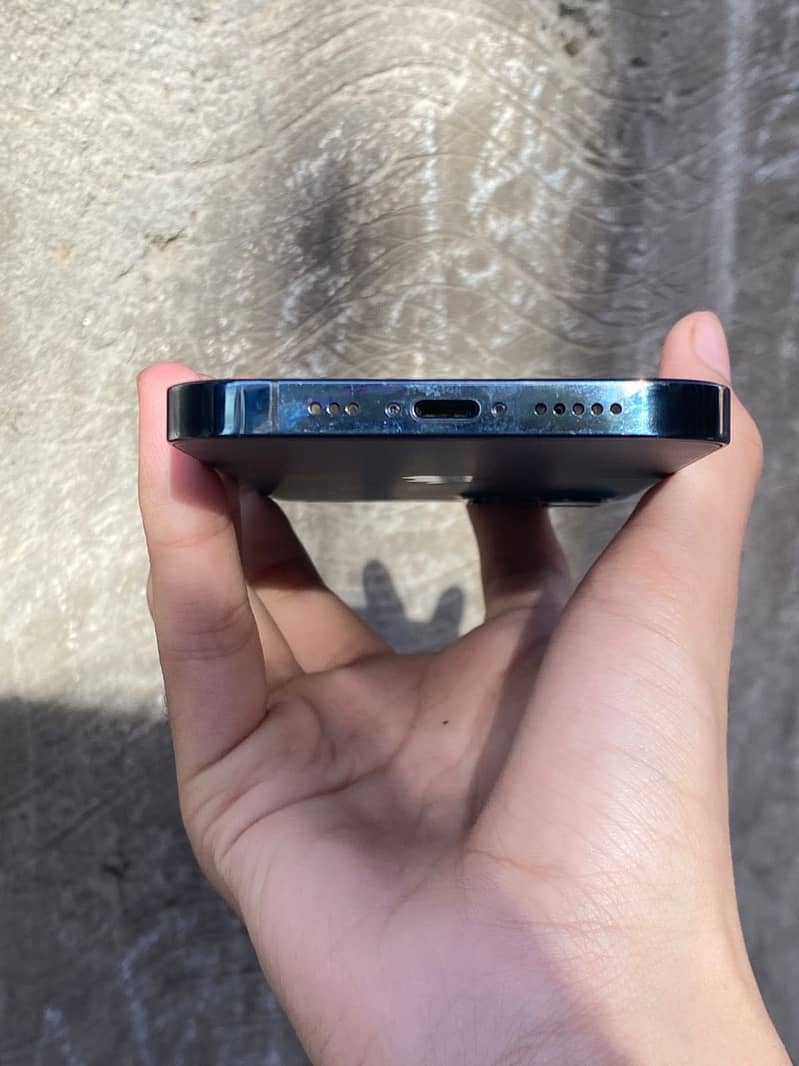 Apple iPhone 12 Pro 4