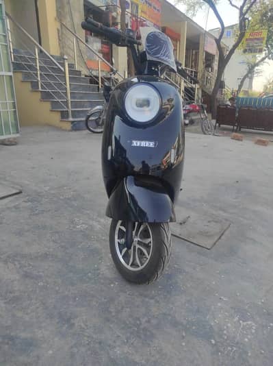 Brand New X-Free Electric Scooter 1000W | Lithium Battery | In warrant