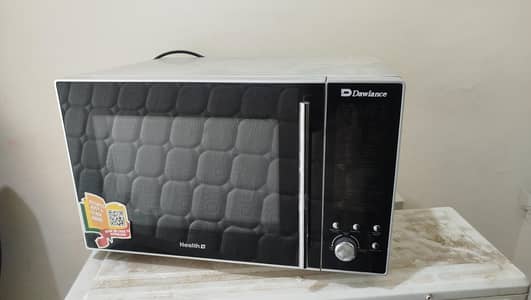 Dwalance Microwave Oven for Sale – Good Condition