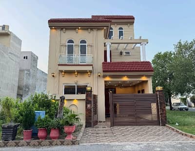 Centrally Located Prime Location House For sale In Citi Housing Society Available