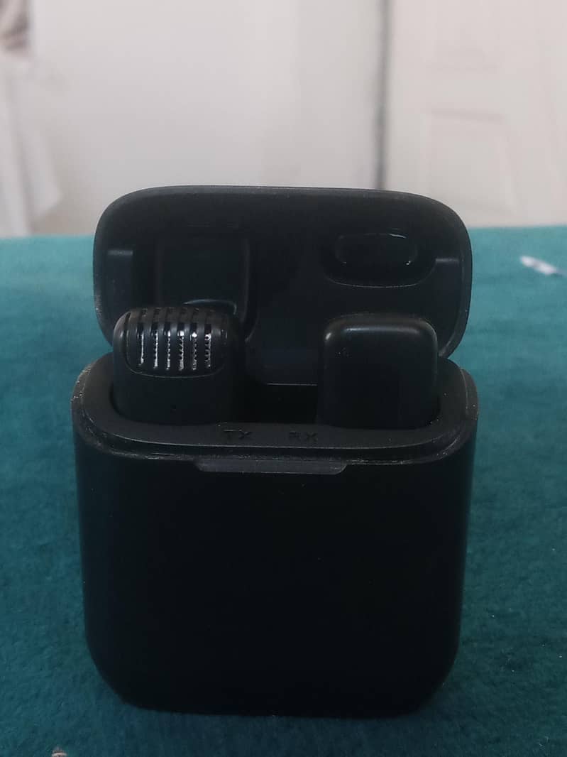 microphone 3