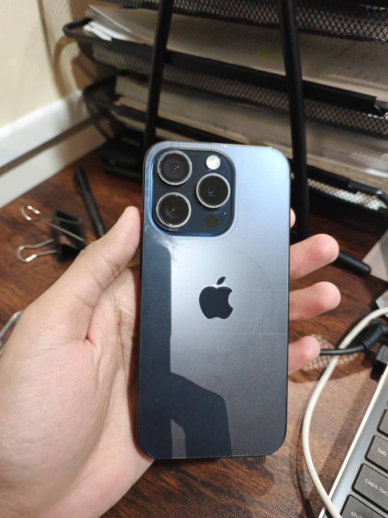 Apple iPhone 15 Pro 0