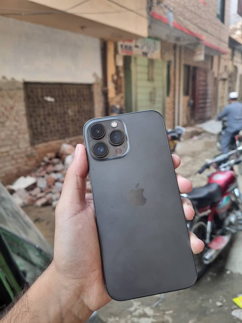 Apple iPhone 13 Pro Max 3