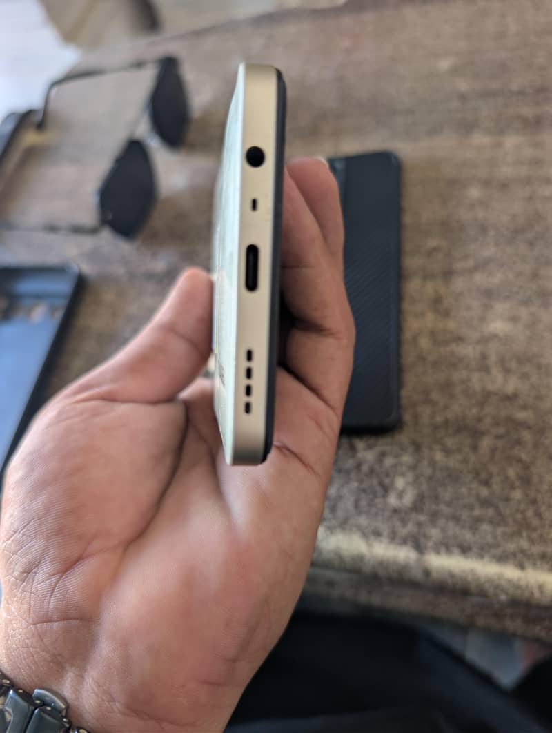 Realme C53 4