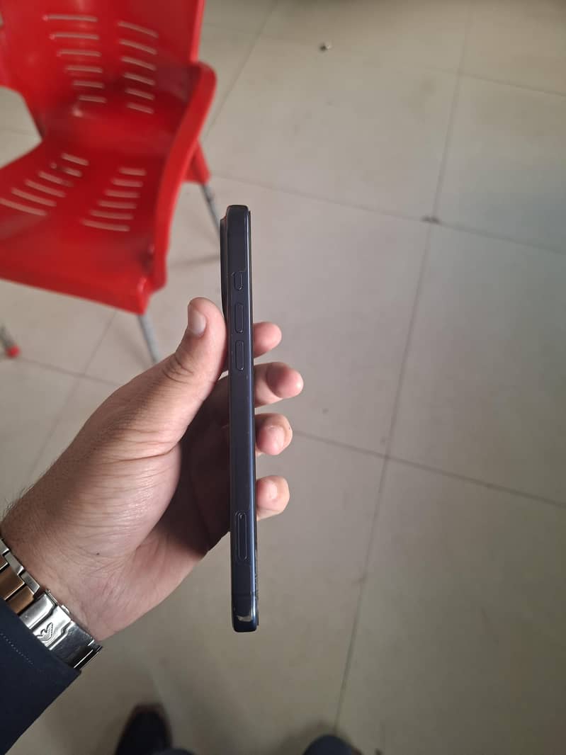 Apple iPhone 17 Pro Max 3