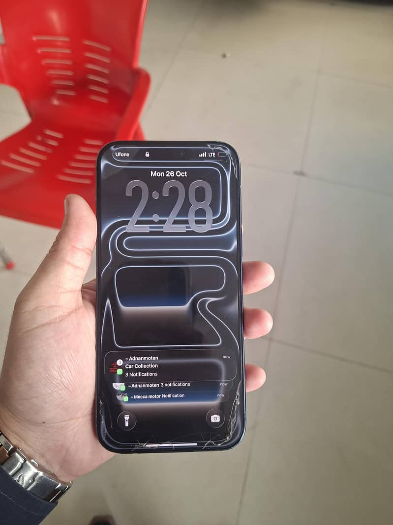 Apple iPhone 17 Pro Max 4