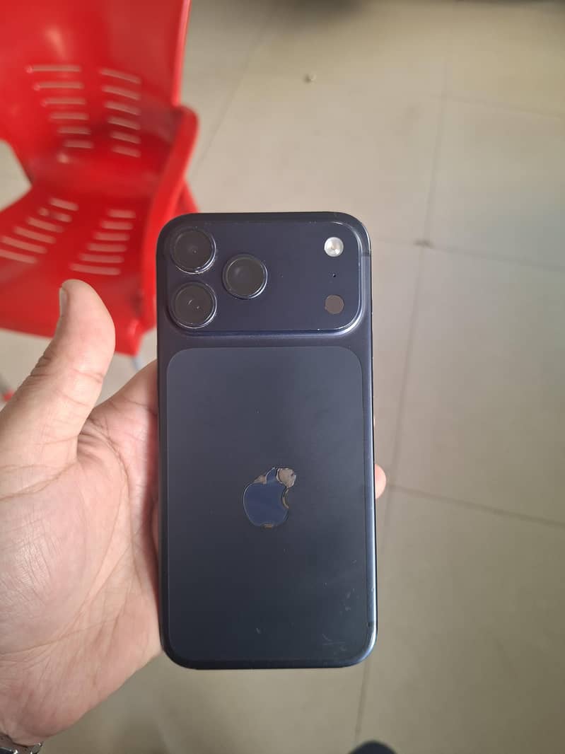 Apple iPhone 17 Pro Max 5