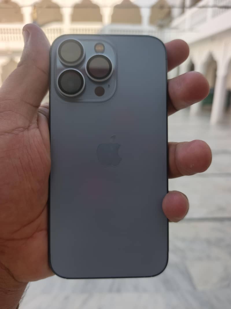 Apple iPhone 13 Pro 1