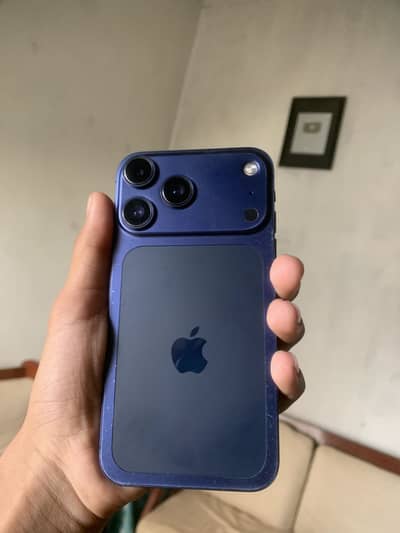 Apple iPhone XR convert 17 pro