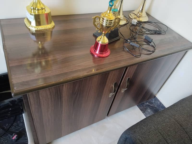 Iron Table with cabinets 3