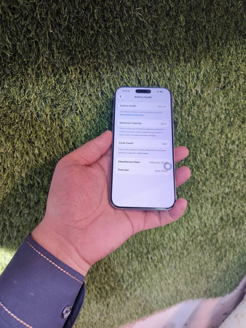 iPhone 16 Pro Max 2