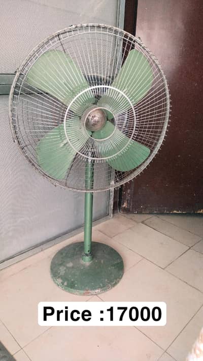 Vintage Heavy-Duty Green Pedestal Fan - Excellent Airflow