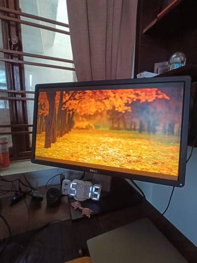 DELL 24 inch wide-screen LED-backlit monitor