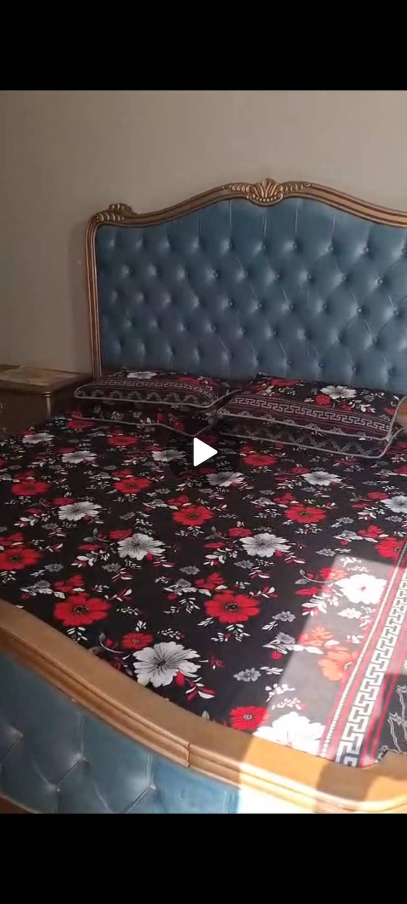 bed with dressing mirror 0