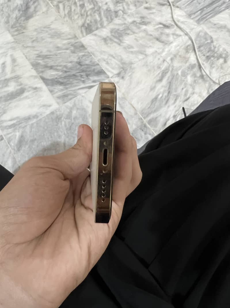 Apple iPhone 12 Pro 5