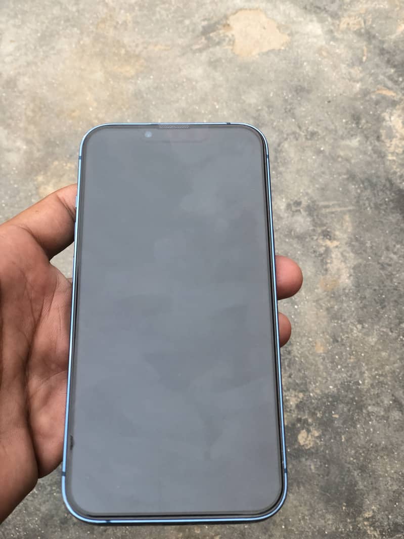 Apple iPhone 13 2