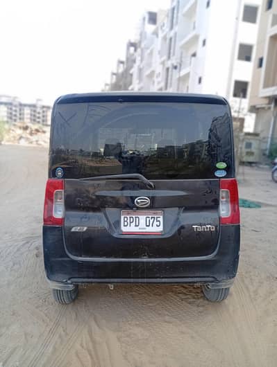 Daihatsu Tanto 2015