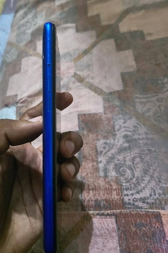Realme 5i 4