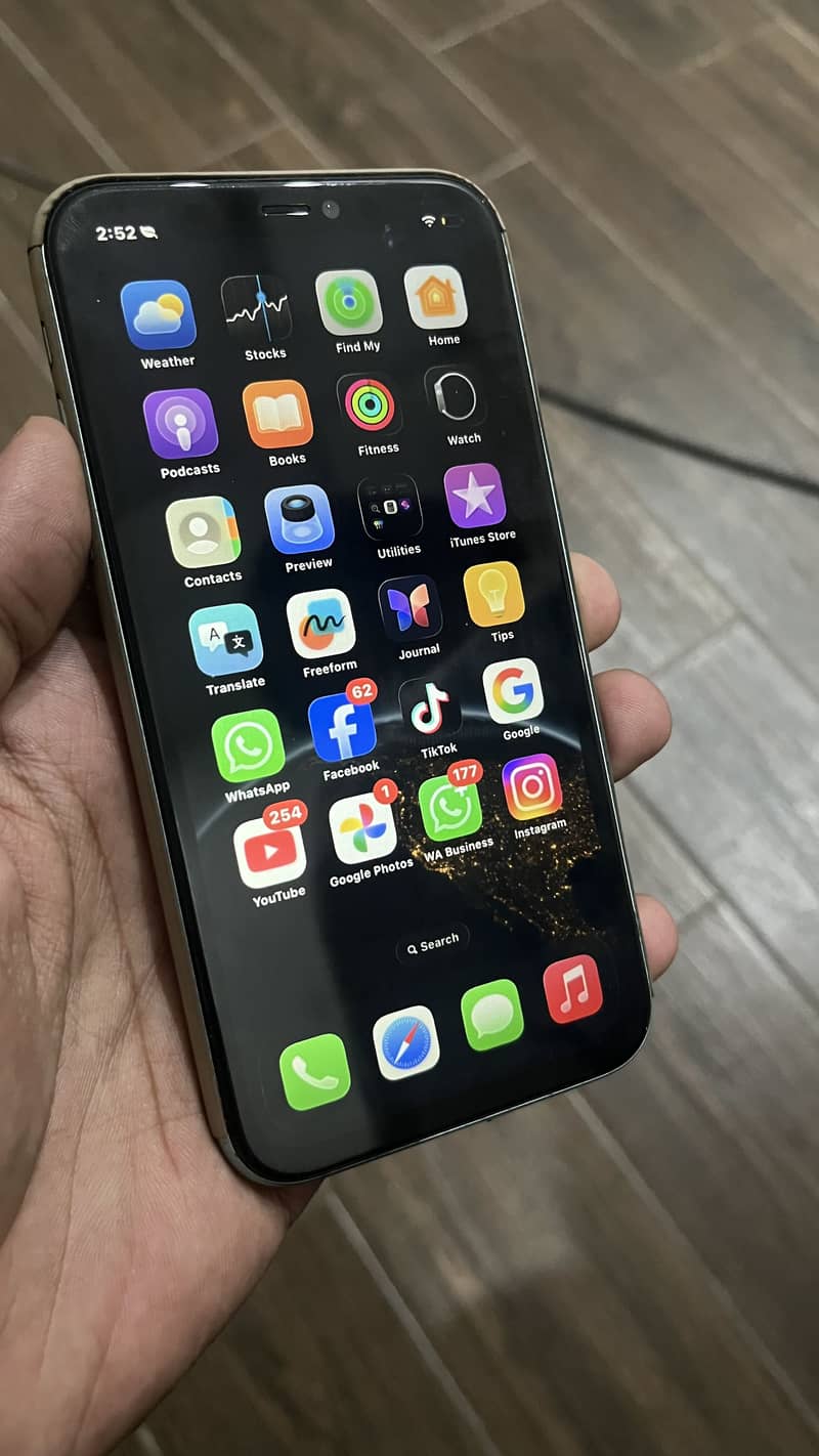 Apple iPhone 11 4