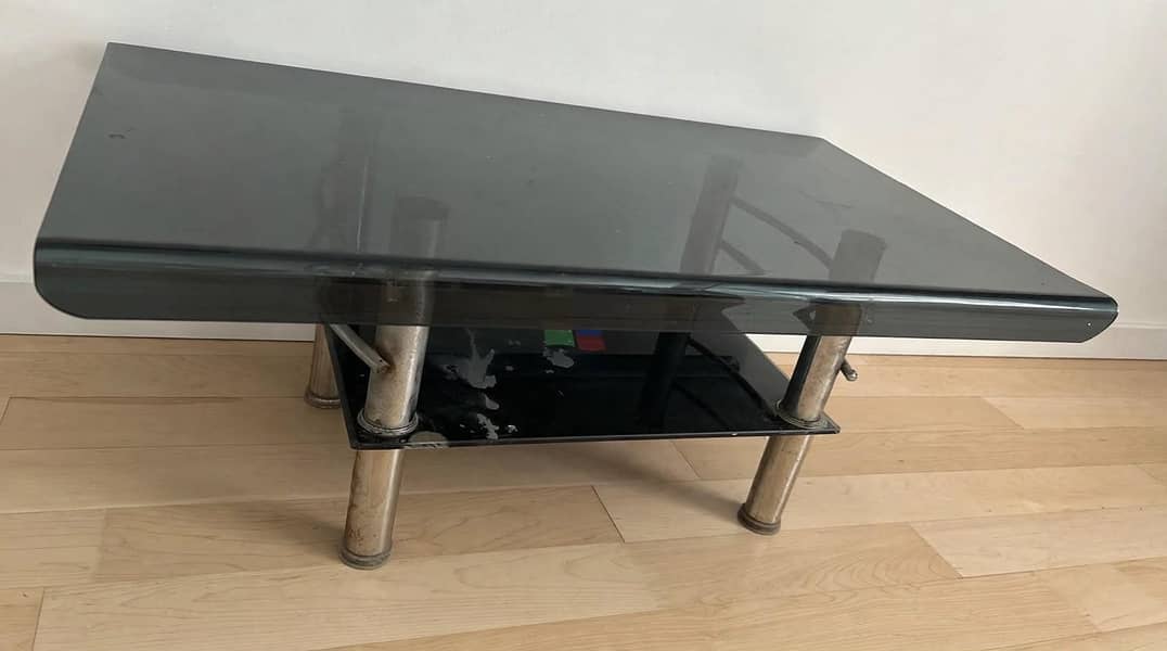sofa & Table 0