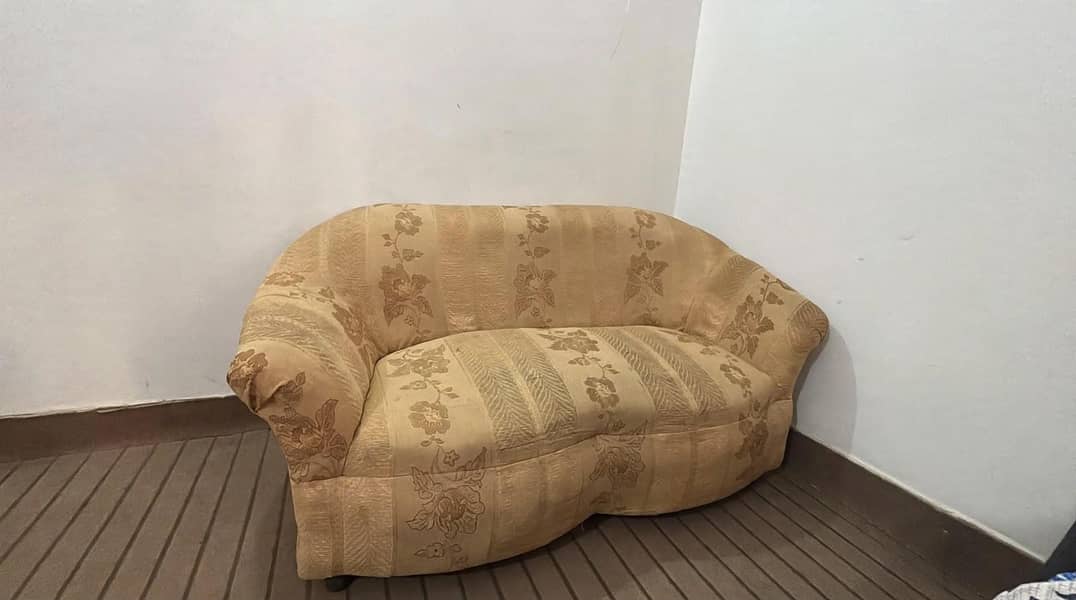 sofa & Table 3