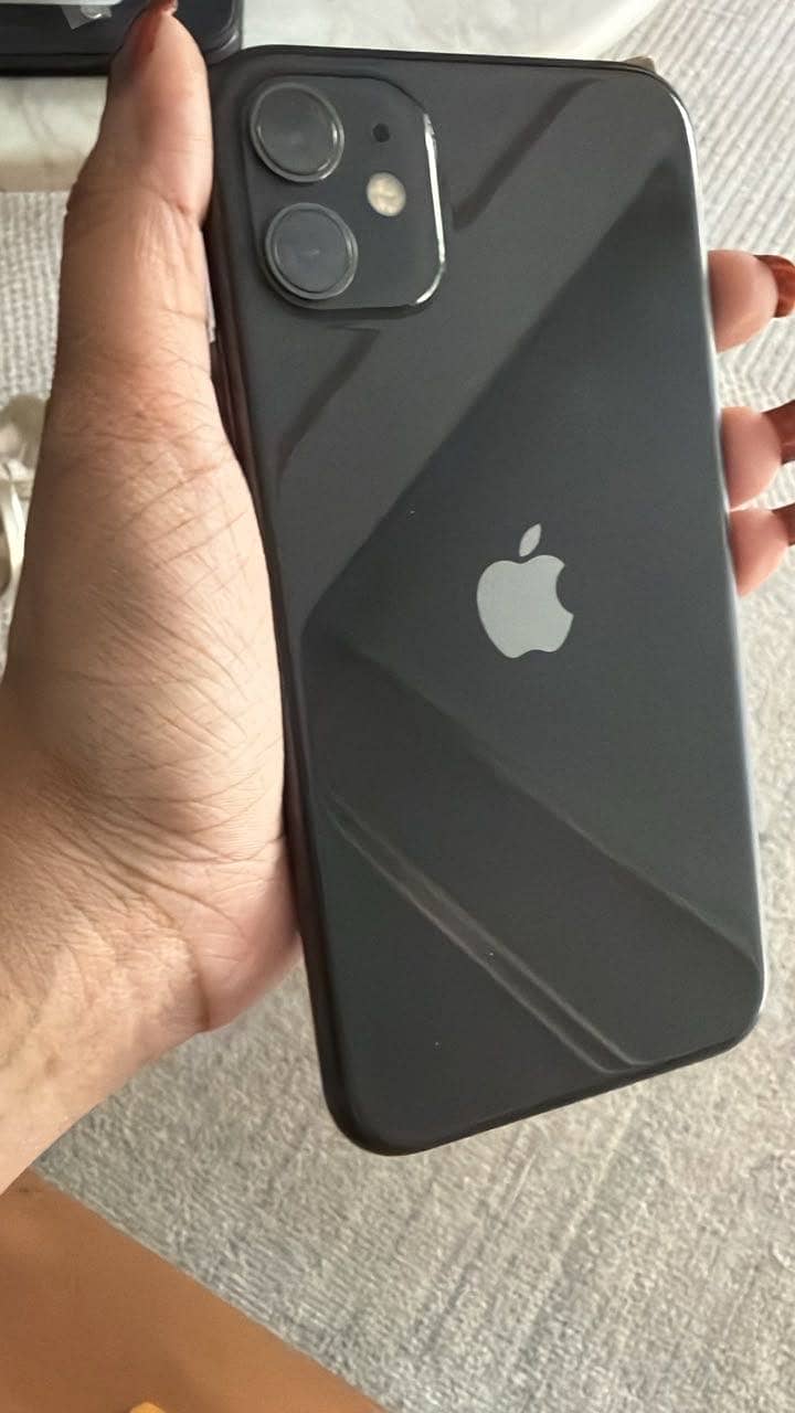 Apple iPhone 11 0