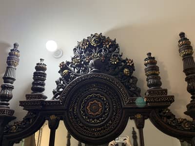 Chinioti bed in good condition