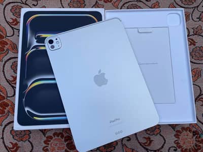 ipad pro m4 Chip 256gb storage 11 Inches I pad