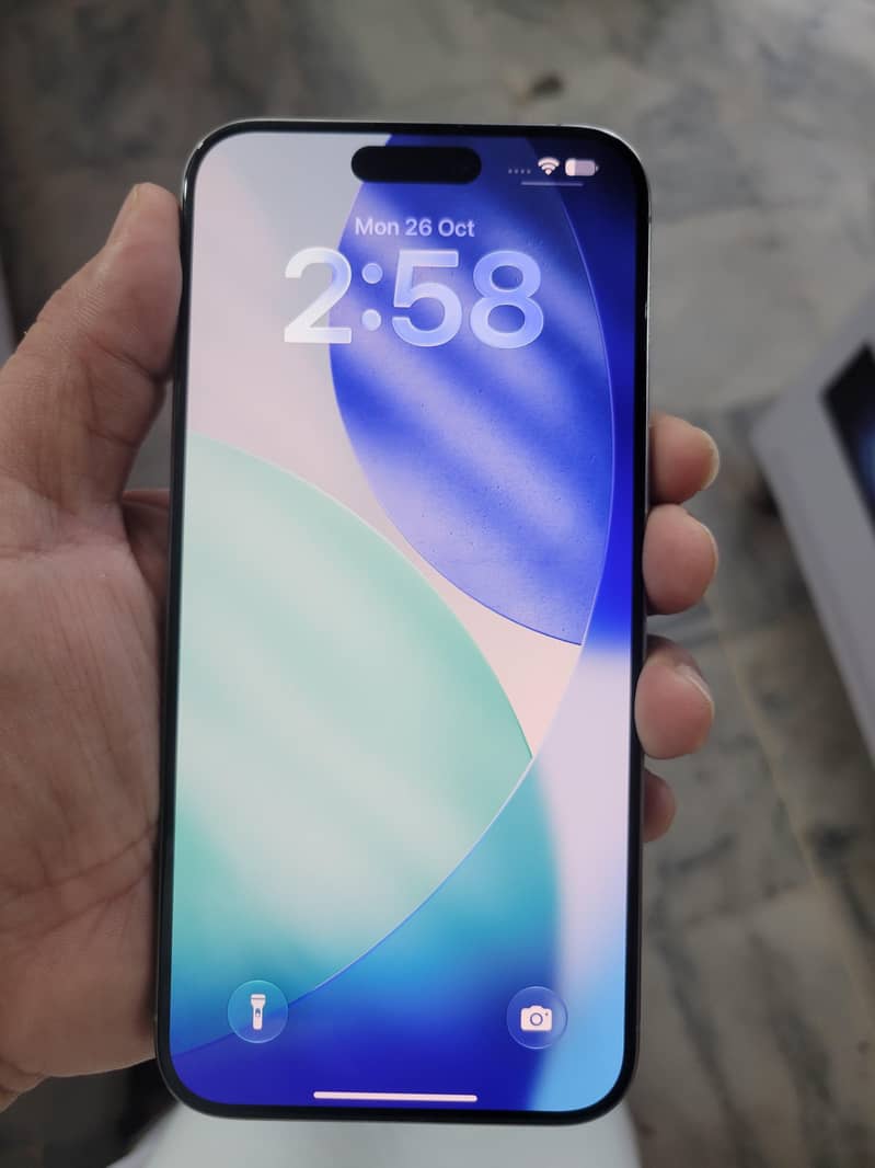 Apple iPhone 15 Pro Max 9